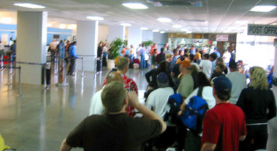 [ Lineup at the airport ]