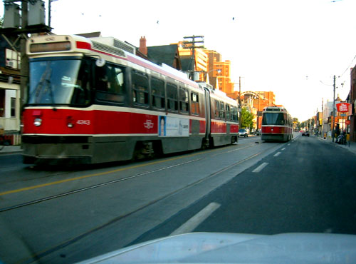 [ Stopped streetcars ]