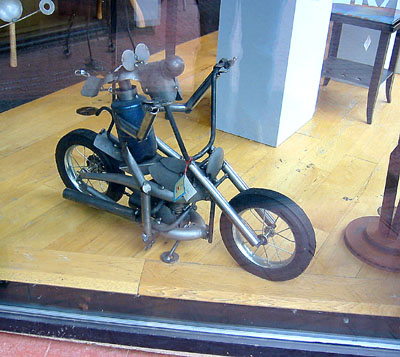 [ Fun motorcycle-riding sculpture ]