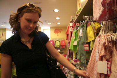 [ Shopping for baby clothes ]