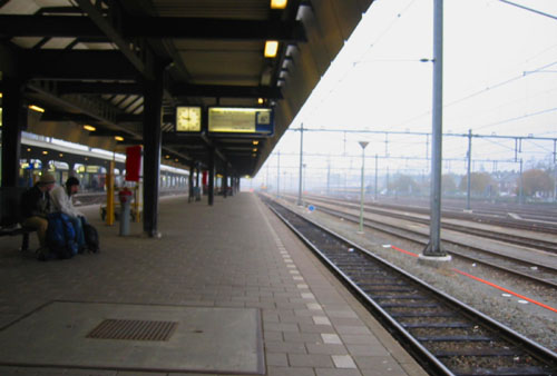 [ Nearly deserted train station ]