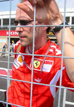 [

At the fence ]