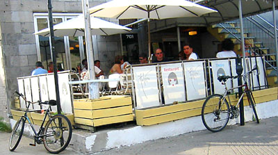 [

Near Mont-Royal ]