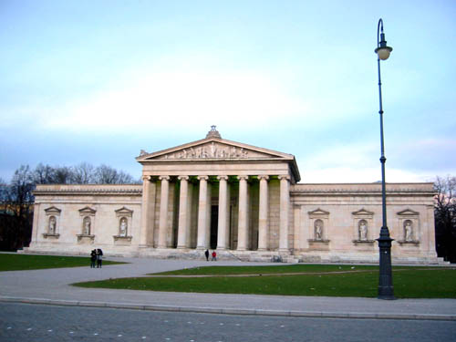 [ Greek architecture in Munich ]