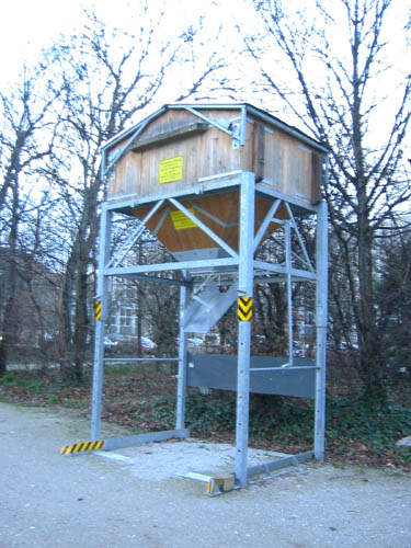 [ Strange container thingy ]