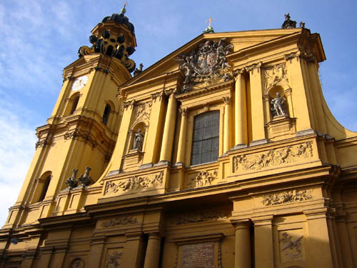 [ Theatinerkirche ]