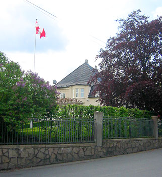 [ 
Canadian residence ]