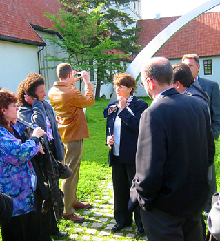 [ 
Tour guide ]