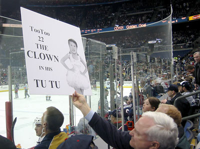 [ Anti-Tootoo sign ]