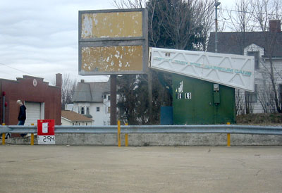 [ Old signs in Mansfield ]
