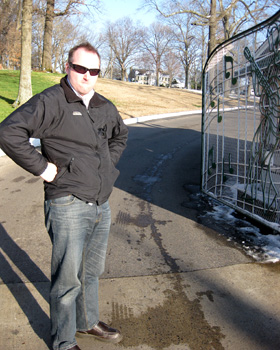 [ Arriving at Graceland ]