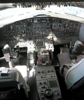 [ 737 Cockpit 

]