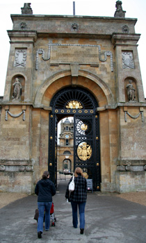 [ Entering the grounds at Blenheim Palace ]